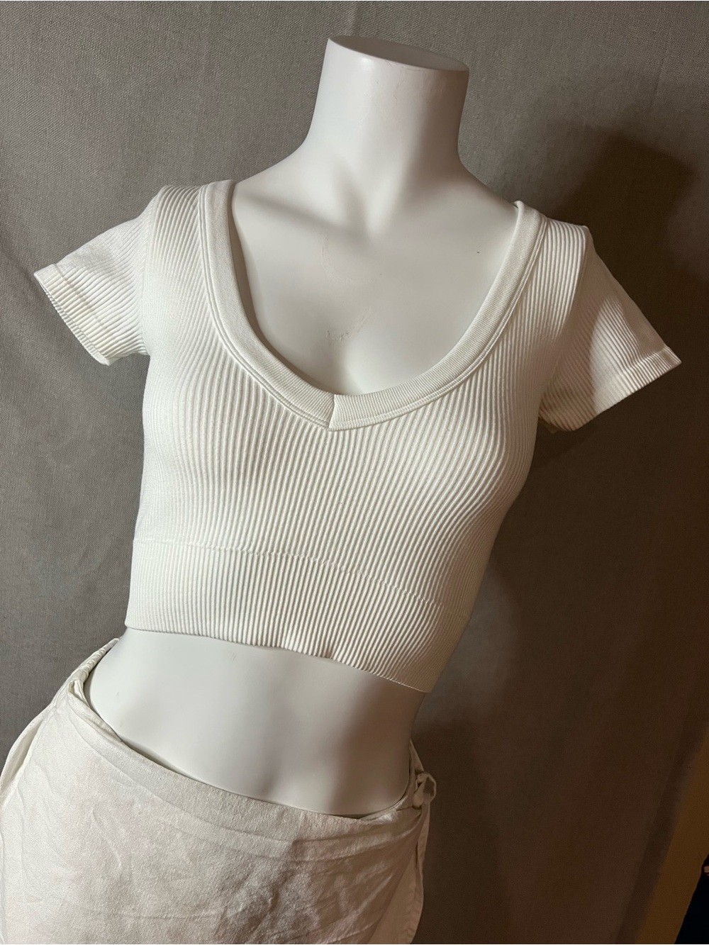 Garage White Ribbed V-Neck Crop Top